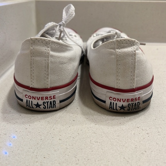 Converse low top, tennis shoes, men’s white size 8 - Picture 7 of 7